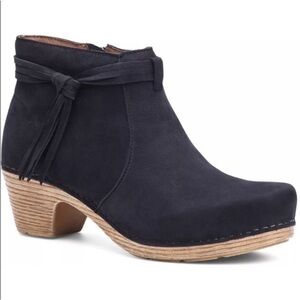 Dansko Markie Clog Ankle Booties in Black size 38